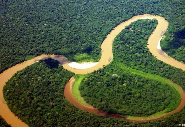 Imagem da noticia Tripulantes de aeronave que caiu no Equador são encontrados com vida
