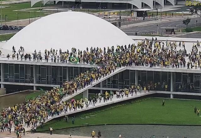 Imagem da noticia Polícia investiga mensagens em grupos e publicações antidemocráticas