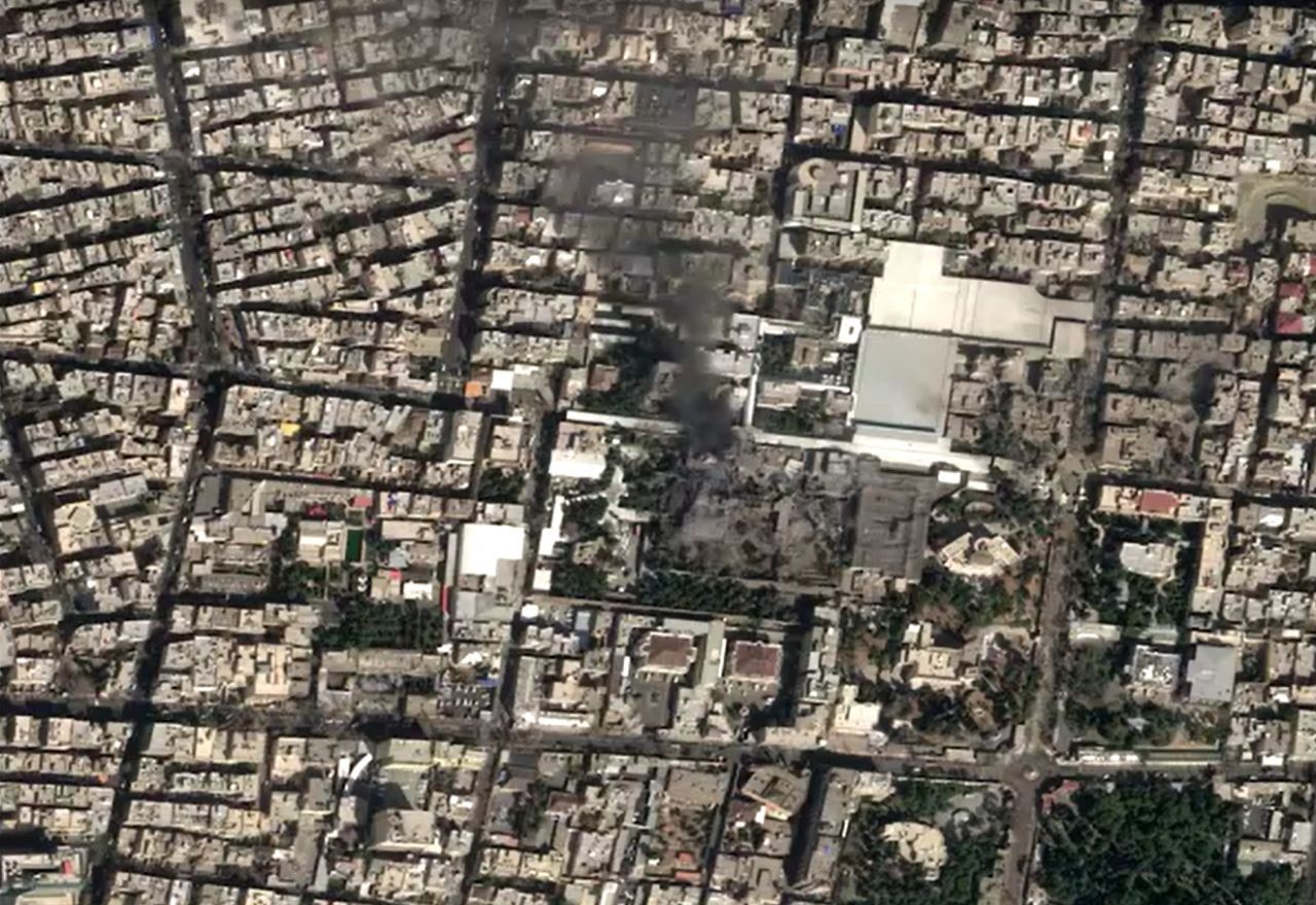 Imagem da noticia Imagem de satélite mostra danos ao complexo de Ali Khamenei após ataques ao Irã