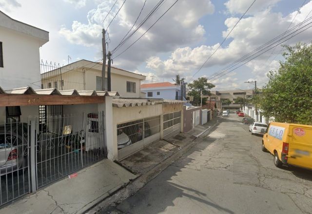 Mulher é morta a tiros ao chegar em casa, na zona leste de SP