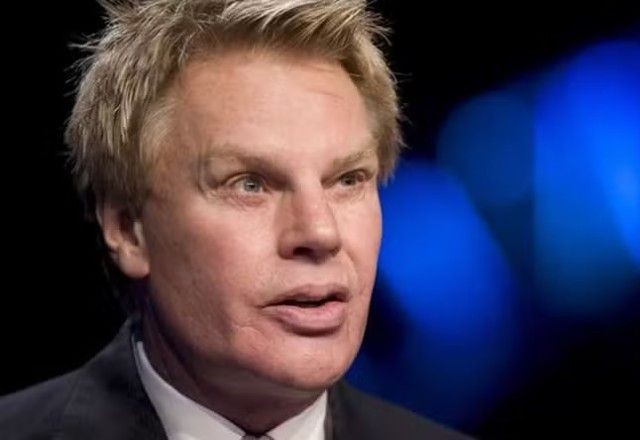 Imagem da noticia Orgias, drogas e coação: ex-CEO da Abercrombie & Fitch é preso por tráfico sexual