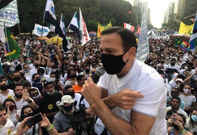 "Sempre estive ao lado da liberdade", diz Doria em manifestação na Paulista