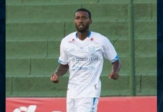 Imagem da noticia 'Operação Penalidade Máxima': jogador Nikolas Farias é suspenso por 2 anos