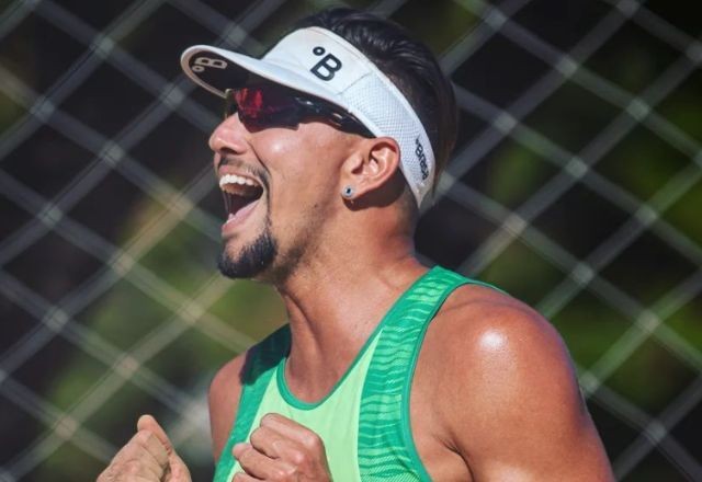 Imagem da noticia Jogador de vôlei de praia denuncia ataques homofóbicos durante partida em Recife