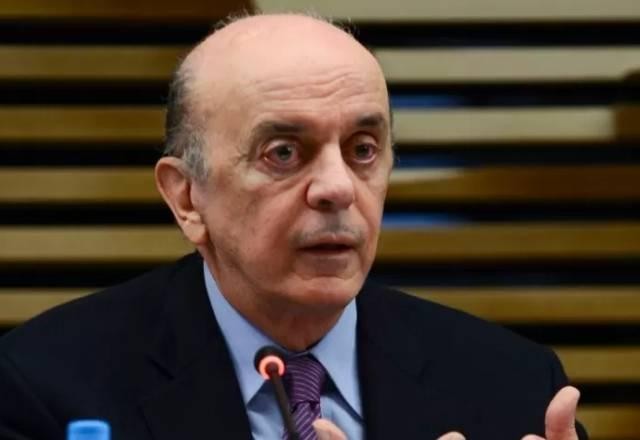 Imagem da noticia José Serra é internado em São Paulo para realizar cirurgia na coluna