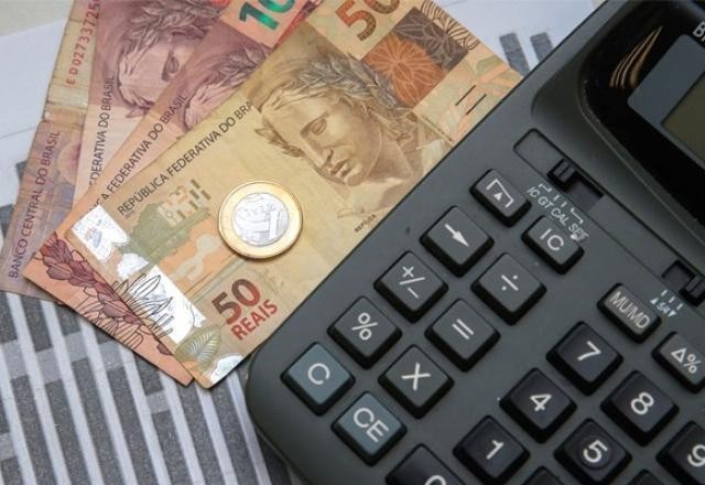 Imagem da noticia Juros do cartão de crédito rotativo chegam a 445% ao ano