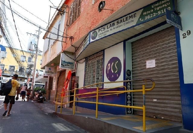 Imagem da noticia Infecções por HIV: Funcionária presa revela que laboratório foi avisado dias antes sobre fiscalização