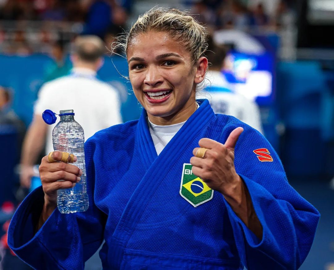 Imagem da noticia Judoca Larissa Pimenta derrota campeã mundial e conquista o bronze em Paris