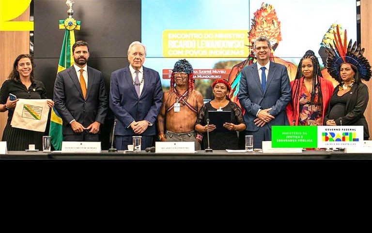 Imagem da noticia Lewandoski assina demarcação de terra indígena no Pará