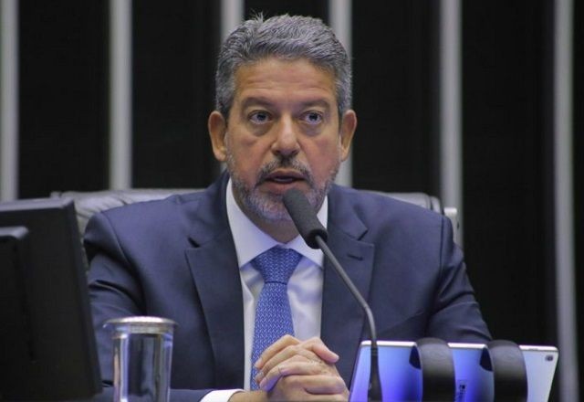 Imagem da noticia Câmara descarta Projeto de Lei das Fake News e vai discutir novo texto
