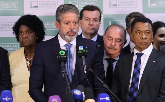 Imagem da noticia Lira anuncia que debate de projeto antiaborto só ocorrerá no segundo semestre