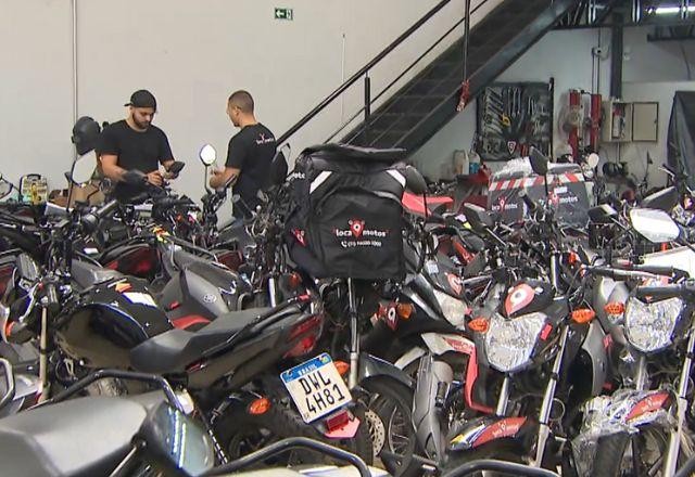 Imagem da noticia Preços e juros altos fazem entregadores optarem pelo aluguel de motos