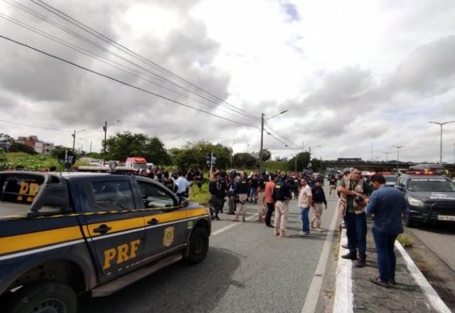 Agentes da PRF são mortos por morador de rua em rodovia de Fortaleza