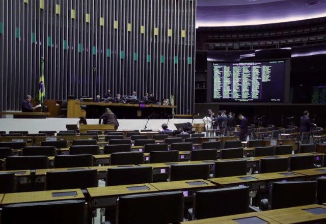 Imagem da noticia Ao vivo: Agenda do Poder mostra a posse dos deputados e senadores