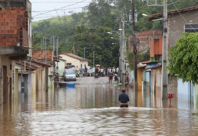 Mapa Mundi: as crises climática do Brasil e política do Reino Unido