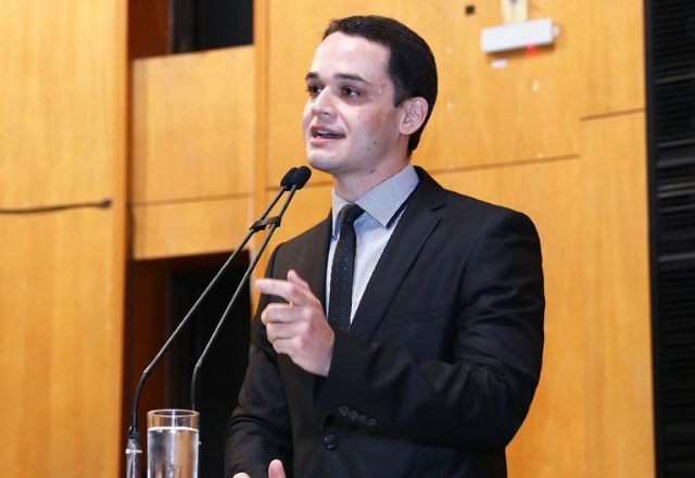 Imagem da noticia Lorenzo Pazolini, do Republicanos, é reeleito prefeito de Vitória no 1º turno