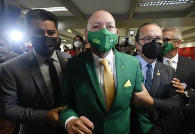 Imagem da noticia Hang diz à CPI da Covid que morte da mãe foi usada politicamente