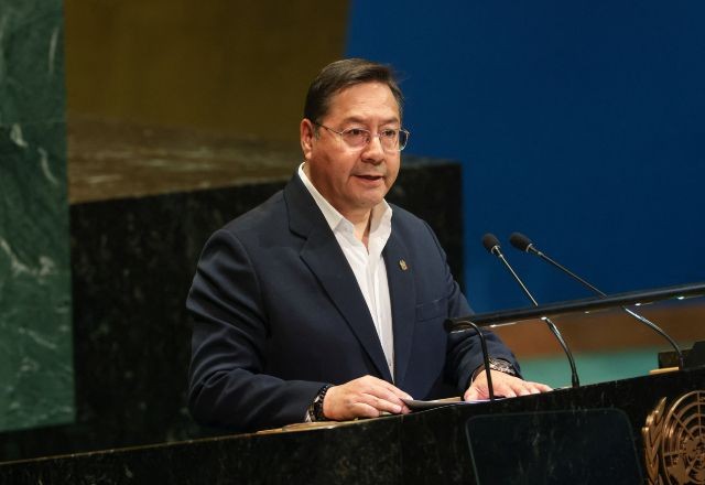 Imagem da noticia Ex-presidente da Bolívia Luis Arce é preso por suposto desvio de dinheiro 