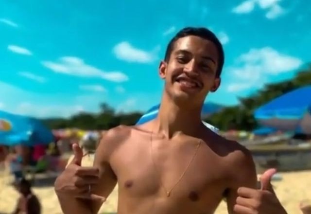 Imagem da noticia  Professor de 27 anos morre após ser baleado ao voltar de luau no RJ 