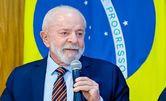 Imagem da noticia Lula diz que novo ministro de Relações Institucionais está definido