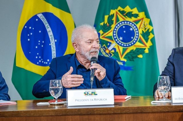 Imagem da noticia Lula sugere que população deixe de comprar alimentos caros: “Quem está vendendo vai ter que baixar”