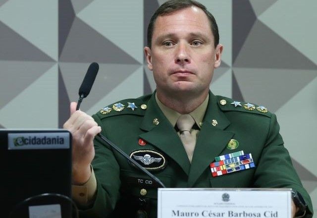 Imagem da noticia Para firmar delação, Cid pediu perdão judicial ou pena máxima de 2 anos e segurança da PF 