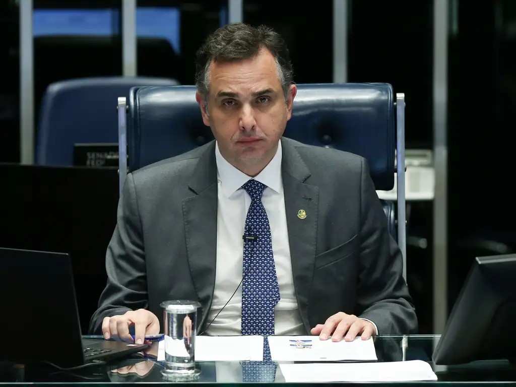 Imagem da noticia Rodrigo Pacheco promulga desoneração da folha de pagamento