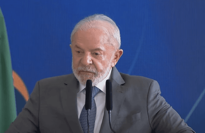 Imagem da noticia Lula volta a defender soberania do Brasil antes de reunião para discutir plano de contingência