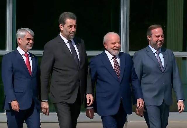 Imagem da noticia Lula faz primeira aparição pública após procedimentos no quadril
