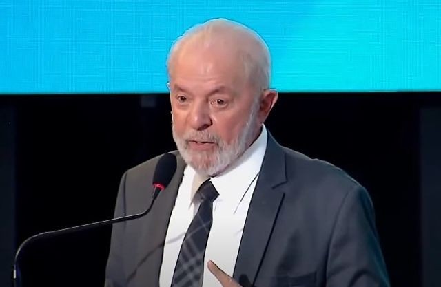 Imagem da noticia Lula pede um minuto de silêncio em respeito a vítimas de avião que caiu em Vinhedo