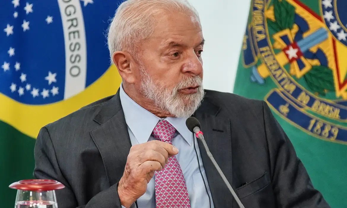 Imagem da noticia Lula alterou medida provisória que reonerava folha de pagamento, diz Padilha