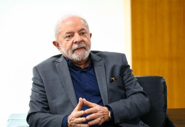 Lula busca retomada das relações diplomáticas em viagem à Argentina