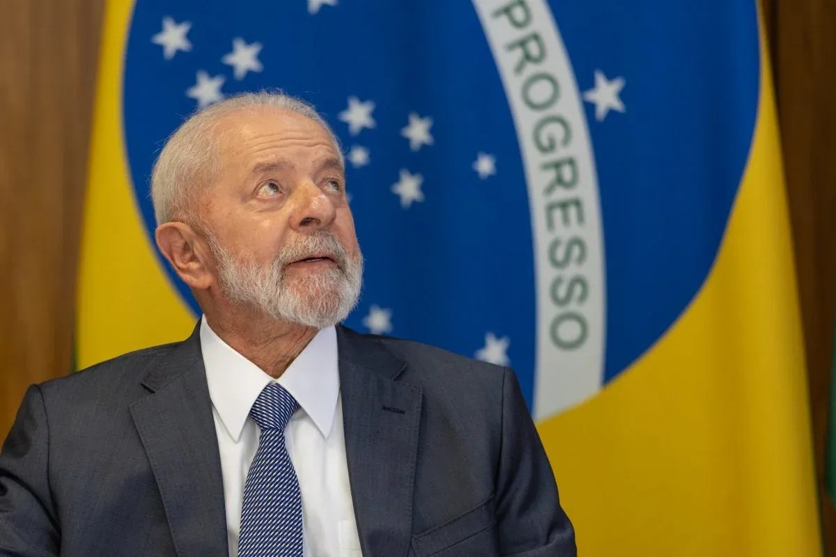 Lula recebe petroleiros na Granja do Torto em meio à crise na Petrobras 