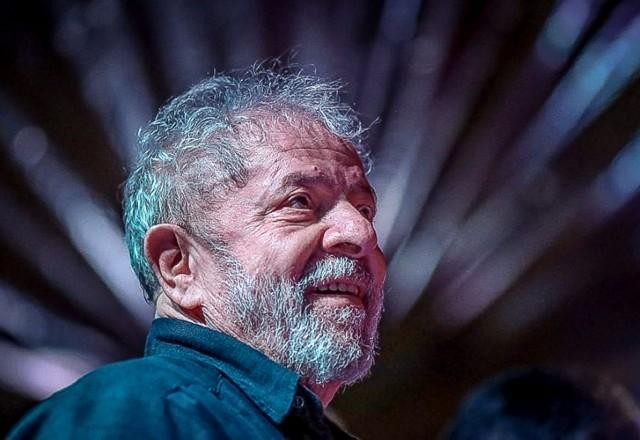 Imagem da noticia Políticos brasileiros parabenizam Lula pela vitória nas eleições