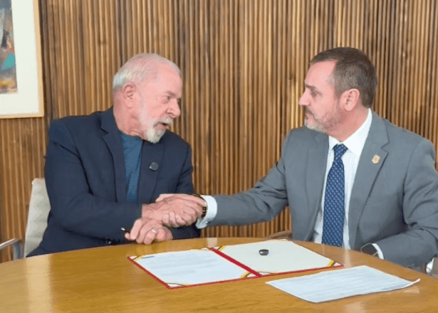 Imagem da noticia Lula elogia PF por expulsar agente americano: “O que fizerem conosco vamos fazer com eles”