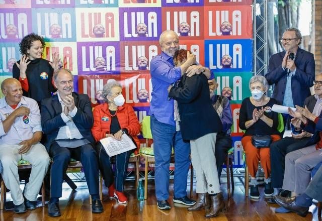 Imagem da noticia Lula discute políticas públicas para pessoas idosas
