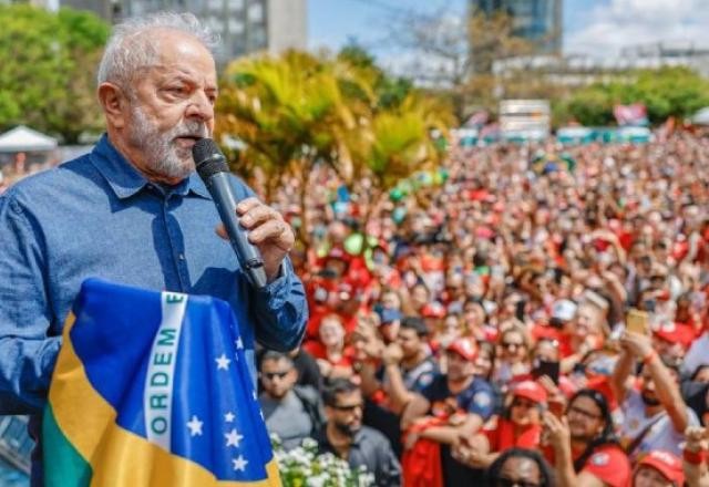 Imagem da noticia Lula chega ao Dia do Trabalho com desafio de mudar regras trabalhistas