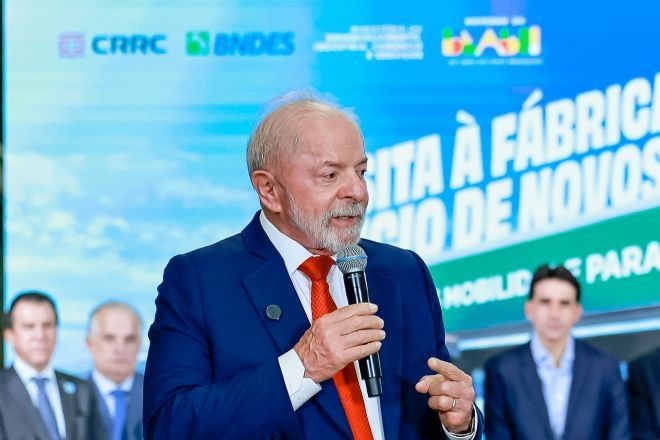 Imagem da noticia Em pré-campanha, Lula promete medidas para conter endividamento dos brasileiros