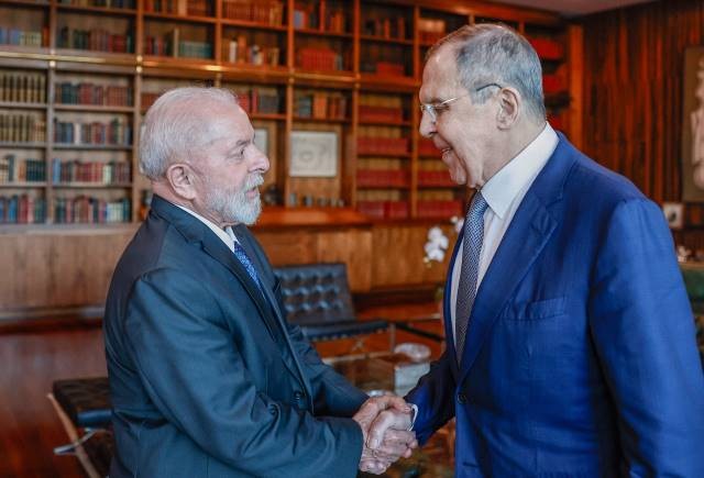 Imagem da noticia Lula diz que vai à Rússia em 2024 e reforça pedido para fim de guerra com Ucrânia