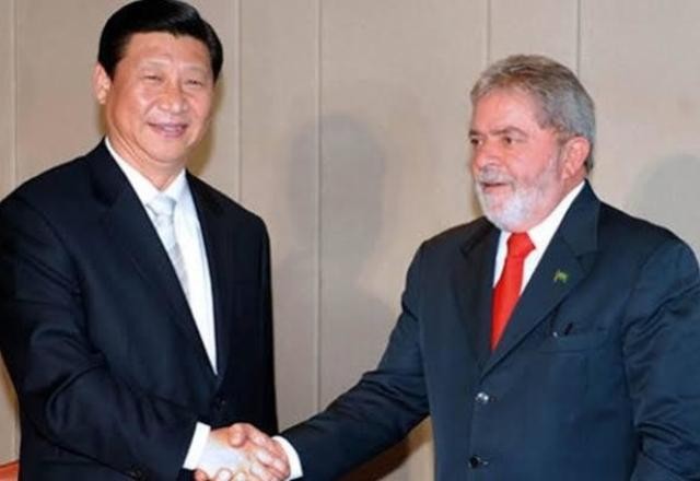Imagem da noticia Lula anuncia isenção de visto a cidadãos chineses