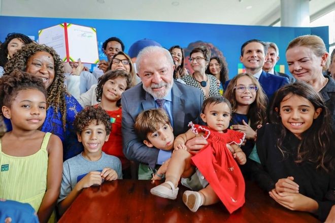 Imagem da noticia “Não vamos cair nessa de achar que liberdade não combina com proteção", diz Lula em evento do ECA Digital