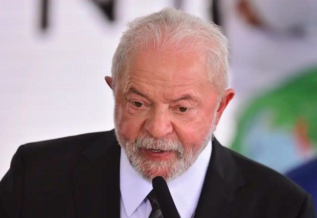 Imagem da noticia Lula lamenta morte de Saturnino Braga: "Sempre militando pelas causas populares"