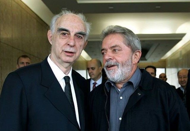 Imagem da noticia Lula lamenta morte de Cláudio Lembo: "Deixa um legado de compromisso com a democracia"