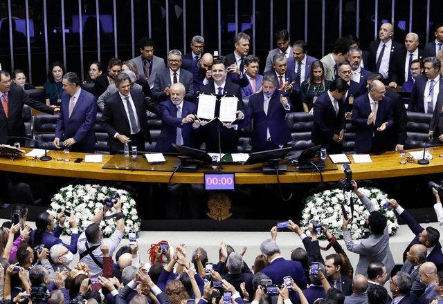 Imagem da noticia Dia de derrotas motiva governo Lula a rever estratégias no Congresso