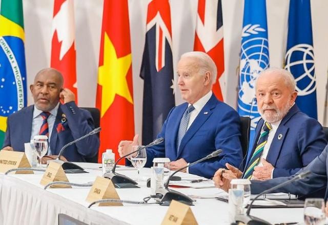 Imagem da noticia Lula diz que Zelensky atrasou e não apareceu para encontro no G7
