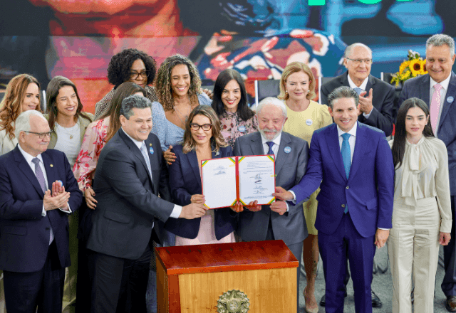 Imagem da noticia Lula convida Alcolumbre e demais chefes dos Poderes para cerimônia do pacto contra feminicídio