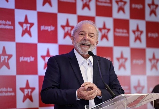 Imagem da noticia Lula celebra 44 anos do PT e defende que sigla avance sem esquecer origem