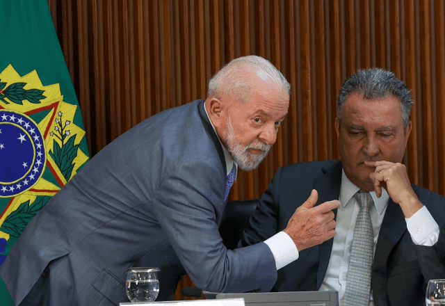 Imagem da noticia Lula ignora acusações sobre Rui Costa e elogia ex-governador da BA: "Como se fosse primeiro-ministro"