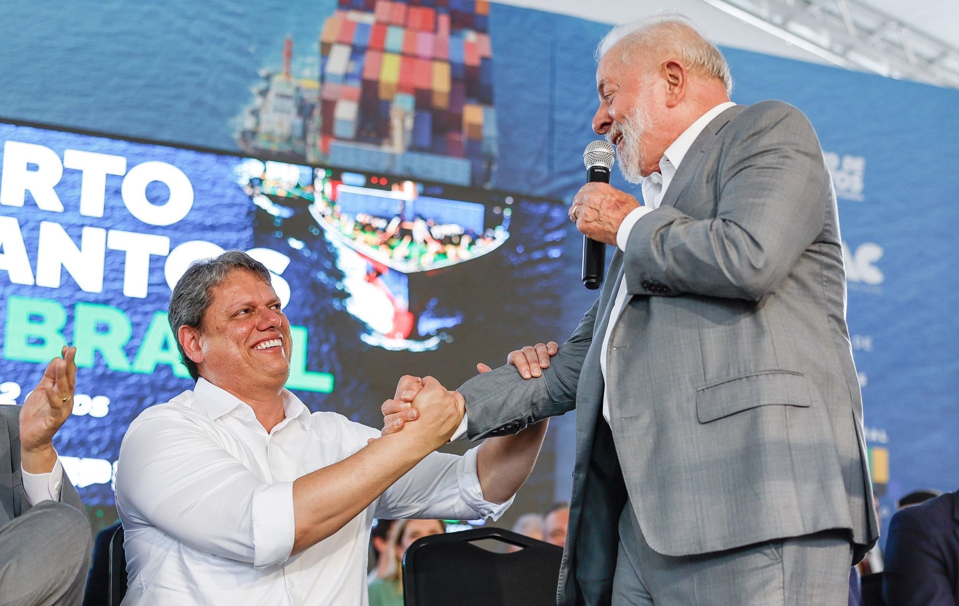 Imagem da noticia Ao lado de Tarcísio, Lula anuncia túnel Santos-Guarujá