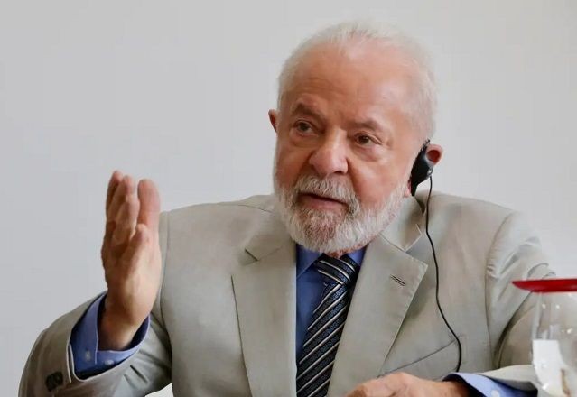 Imagem da noticia Lula e Putin conversam por telefone sobre guerra na Ucrânia